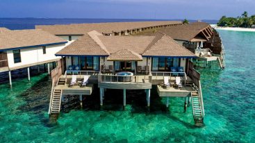 Reethi Faru Resort 4*